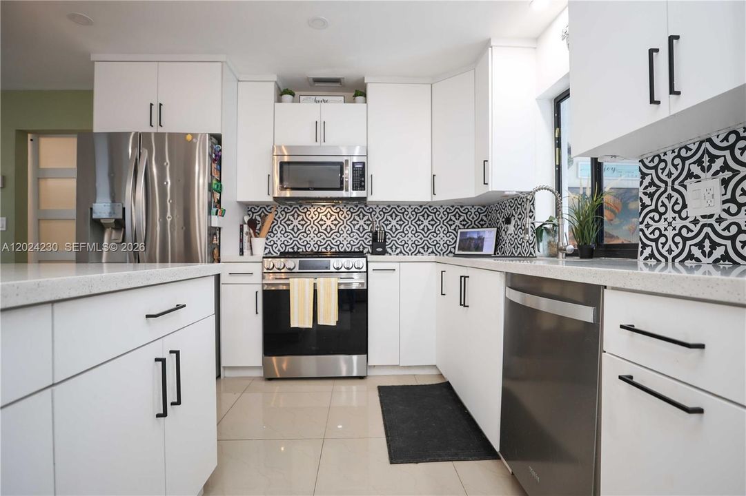 For Sale: $594,900 (3 beds, 2 baths, 1208 Square Feet)