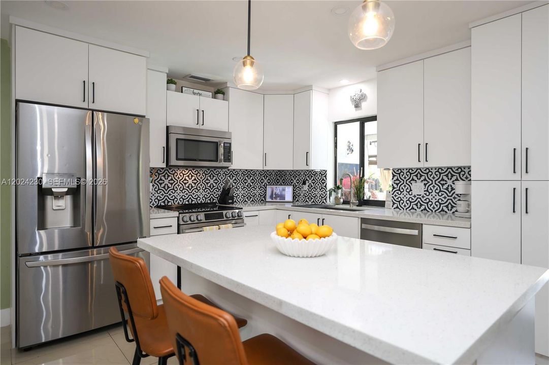 For Sale: $594,900 (3 beds, 2 baths, 1208 Square Feet)