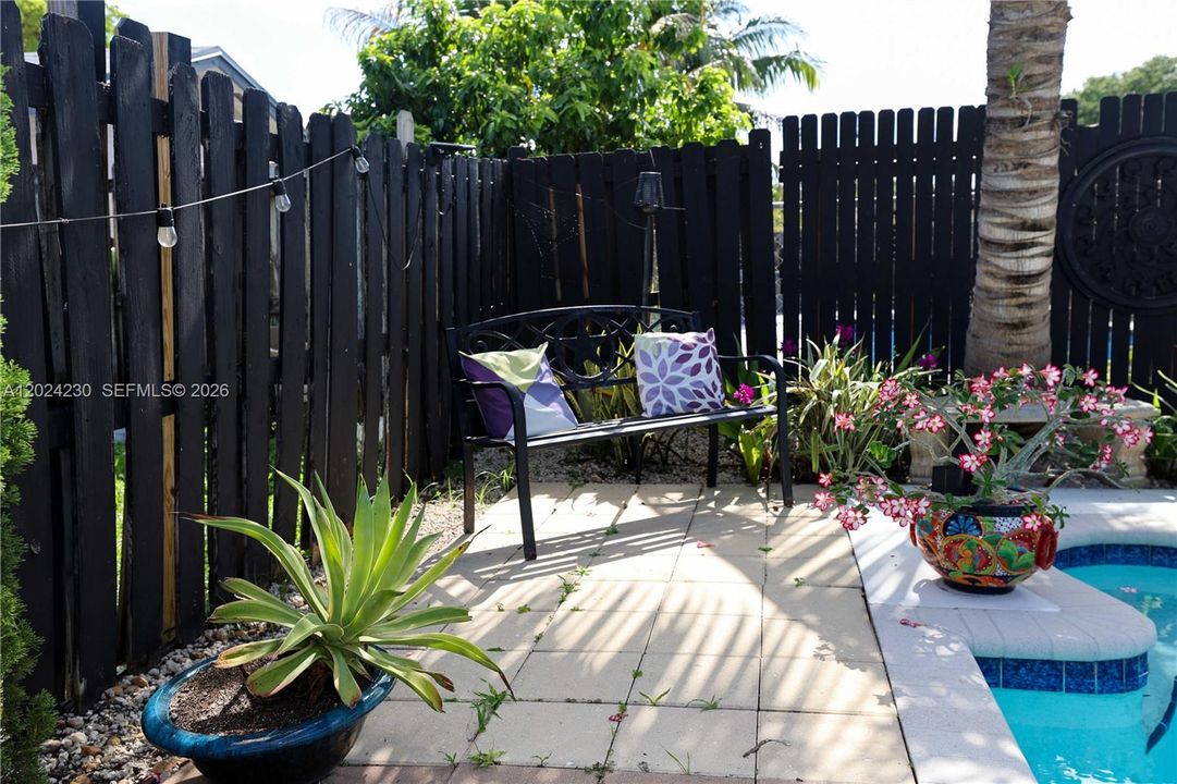 For Sale: $594,900 (3 beds, 2 baths, 1208 Square Feet)