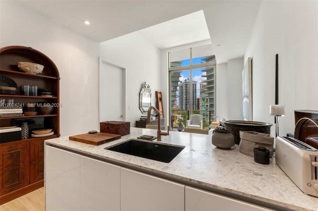 For Rent: $7,250 (1 beds, 1 baths, 555 Square Feet)