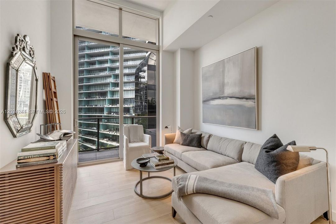 For Rent: $7,250 (1 beds, 1 baths, 555 Square Feet)