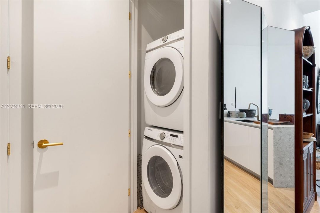For Rent: $7,250 (1 beds, 1 baths, 555 Square Feet)