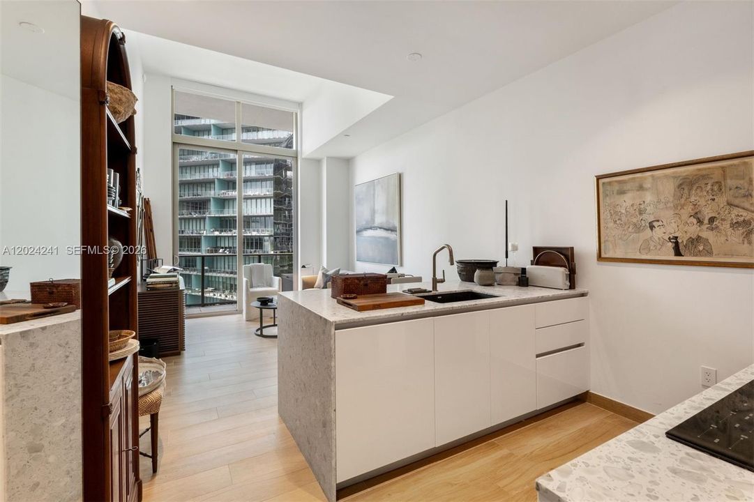 For Rent: $7,250 (1 beds, 1 baths, 555 Square Feet)