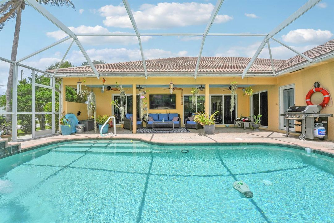 Expansive Pool