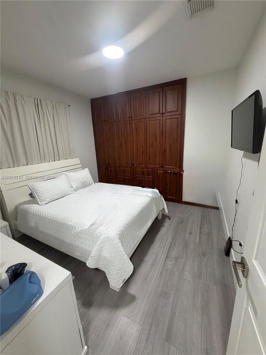 Под контрактом: $805,000 (4 спален, 2 ванн, 1888 Квадратных фут)