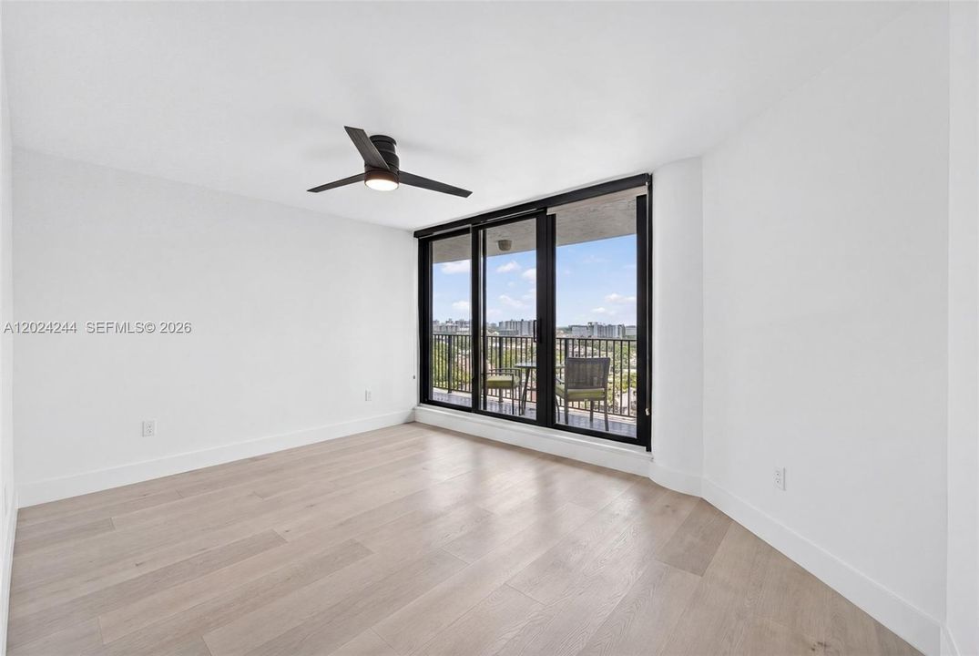 For Sale: $485,000 (2 beds, 2 baths, 1221 Square Feet)