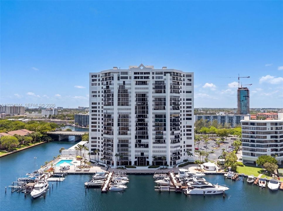 For Sale: $485,000 (2 beds, 2 baths, 1221 Square Feet)