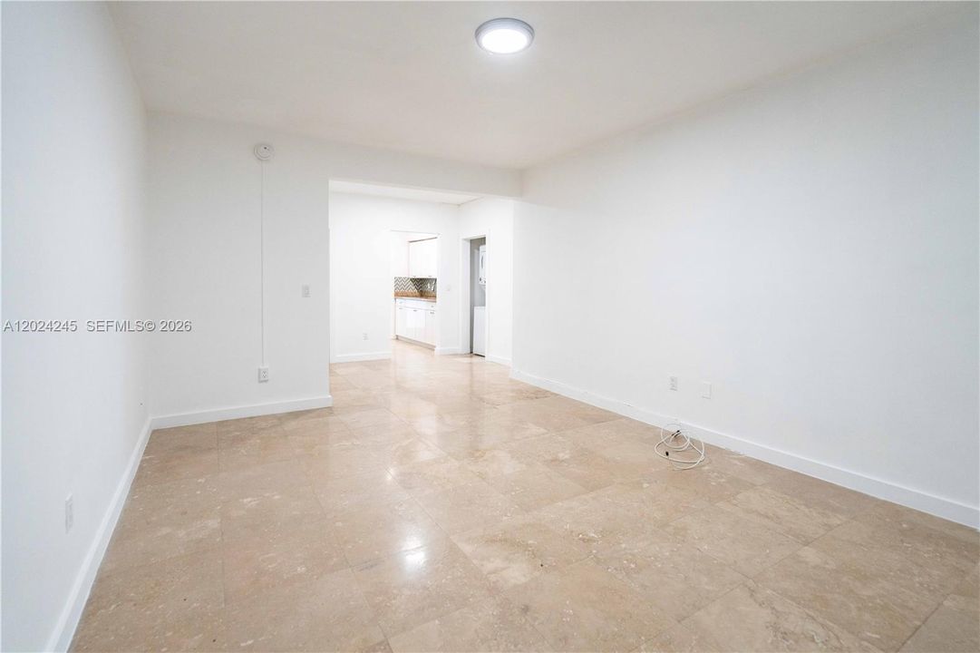 For Rent: $1,900 (0 beds, 1 baths, 450 Square Feet)