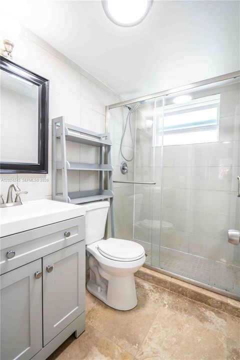 For Rent: $1,900 (0 beds, 1 baths, 450 Square Feet)