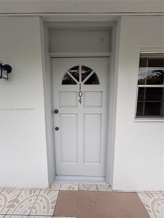 For Sale: $150,000 (1 beds, 1 baths, 812 Square Feet)