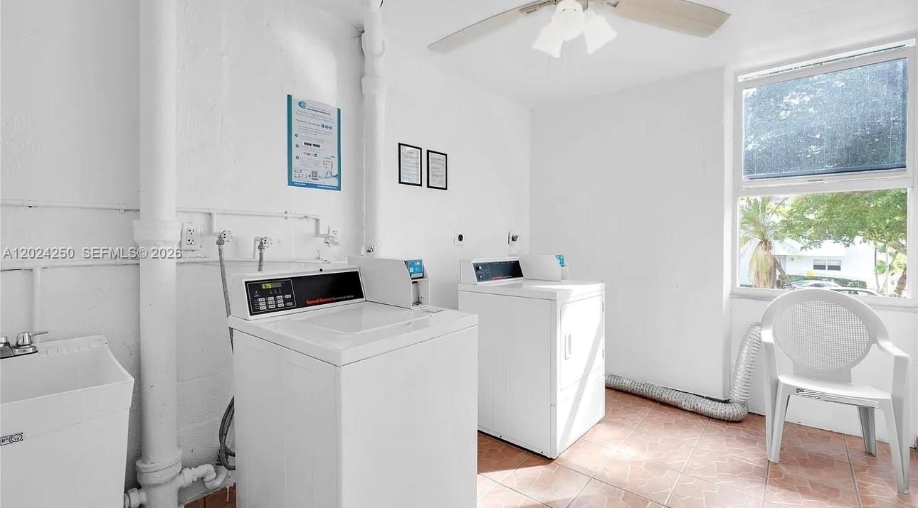 For Sale: $150,000 (1 beds, 1 baths, 812 Square Feet)