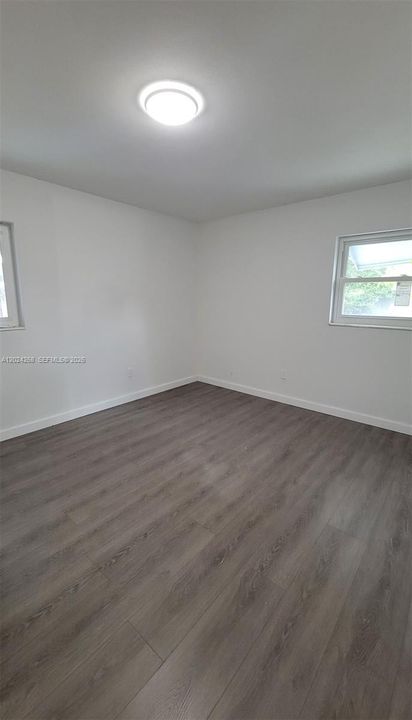 出租: $2,700 (3 贝兹, 1 浴室, 1373 平方英尺)