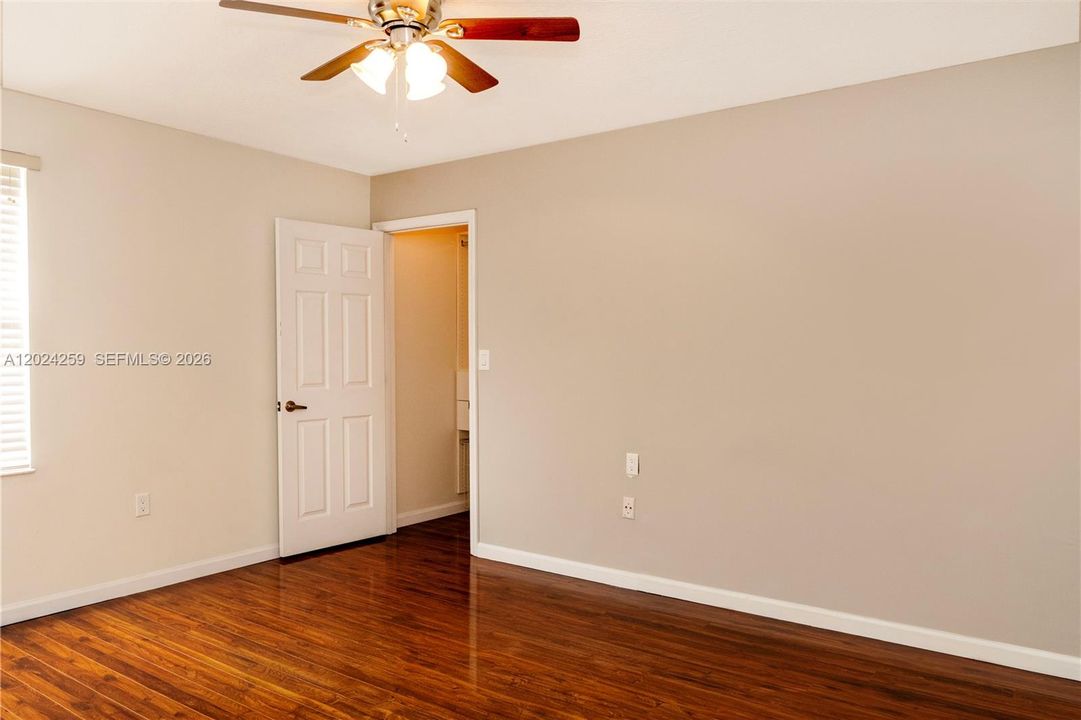 Active With Contract: $5,850 (5 beds, 4 baths, 3284 Square Feet)
