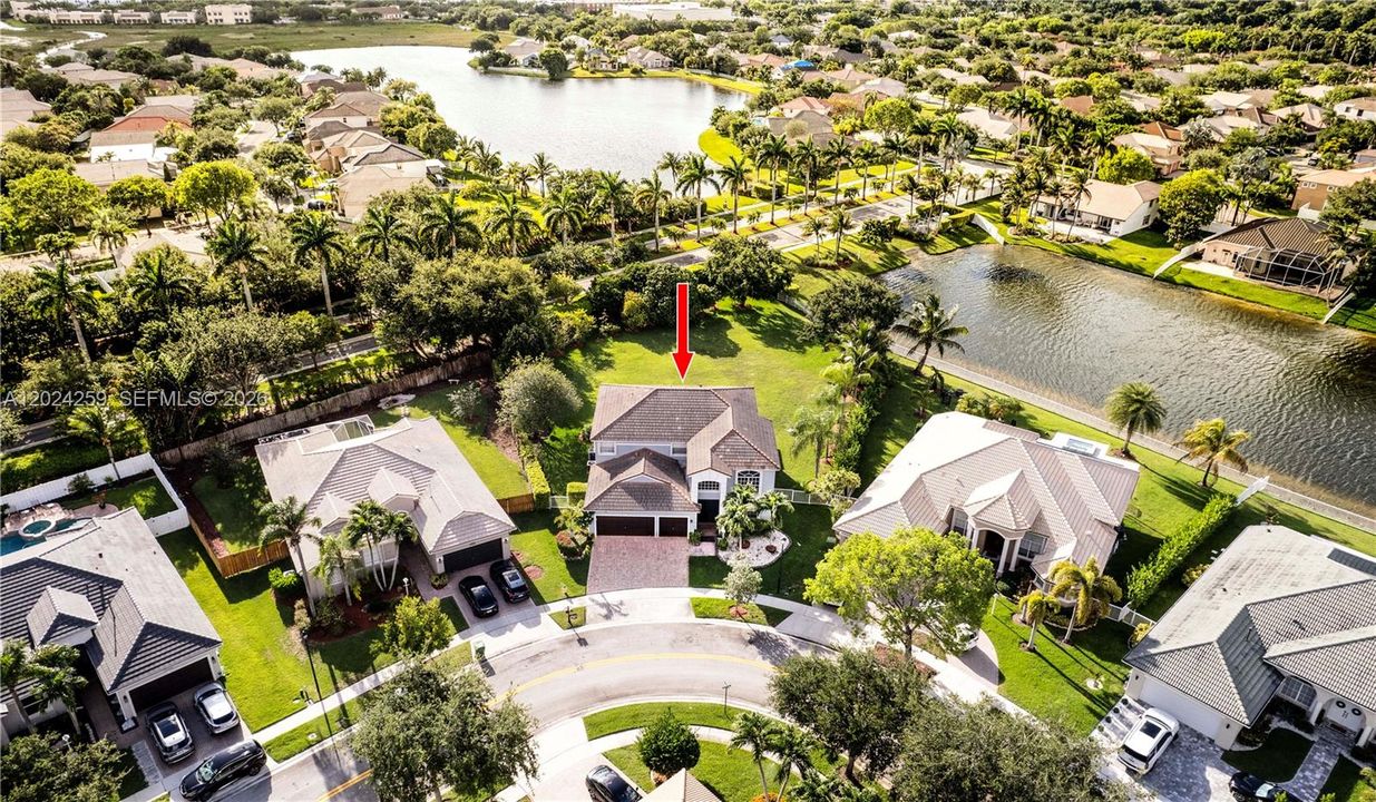 Active With Contract: $5,850 (5 beds, 4 baths, 3284 Square Feet)