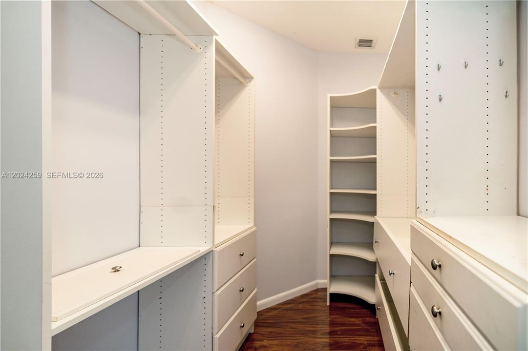 Active With Contract: $5,850 (5 beds, 4 baths, 3284 Square Feet)