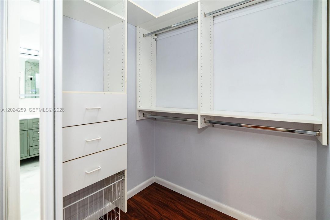 Active With Contract: $5,850 (5 beds, 4 baths, 3284 Square Feet)