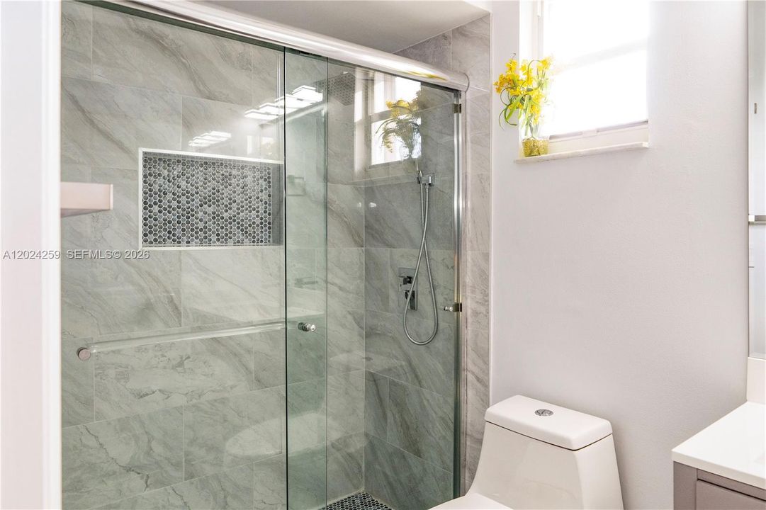 Active With Contract: $5,850 (5 beds, 4 baths, 3284 Square Feet)