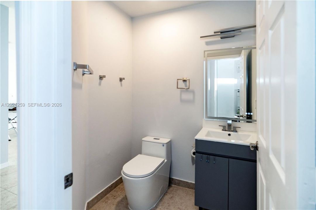 Active With Contract: $5,850 (5 beds, 4 baths, 3284 Square Feet)