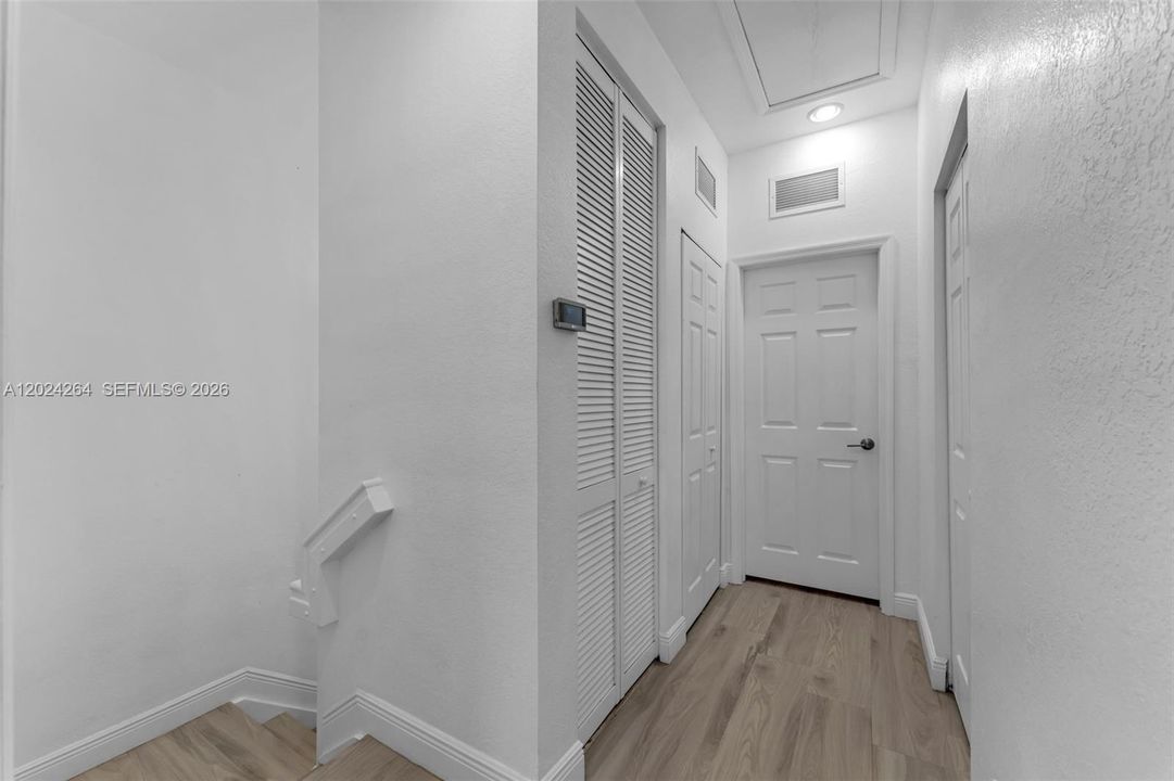 For Sale: $330,000 (2 beds, 2 baths, 1224 Square Feet)
