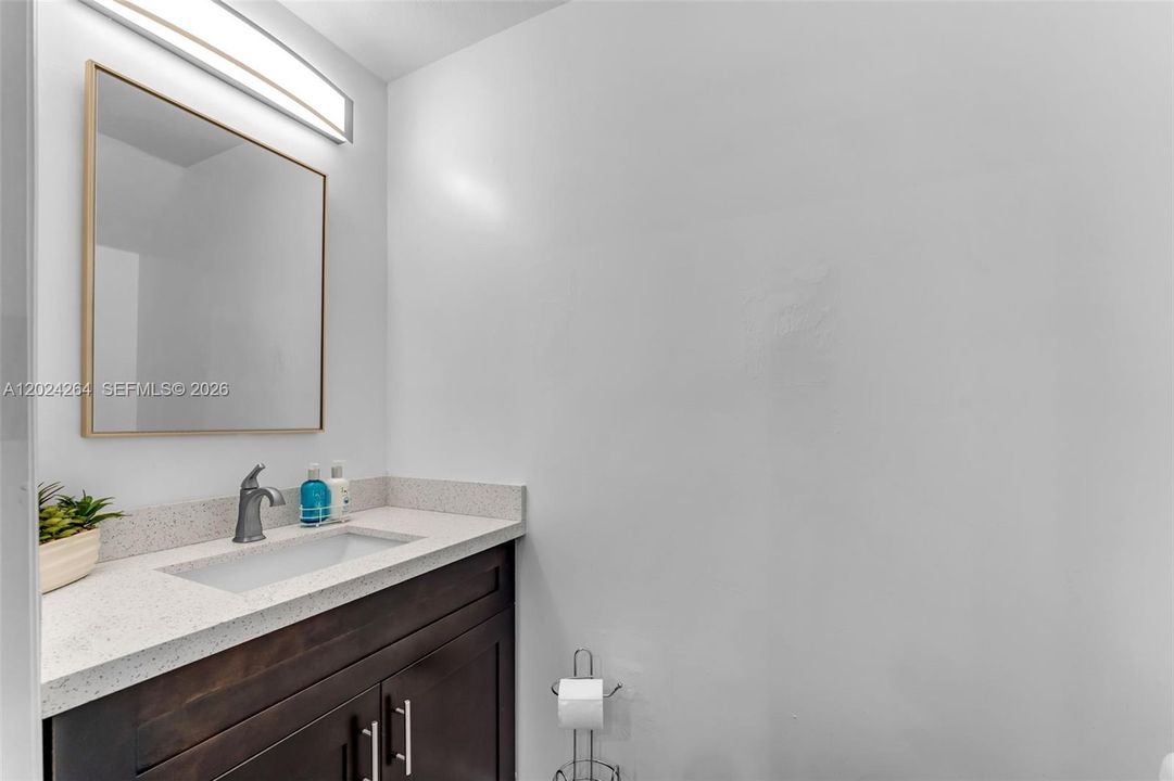 For Sale: $330,000 (2 beds, 2 baths, 1224 Square Feet)