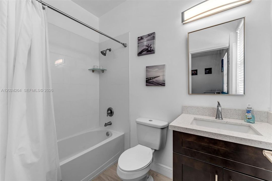 For Sale: $330,000 (2 beds, 2 baths, 1224 Square Feet)