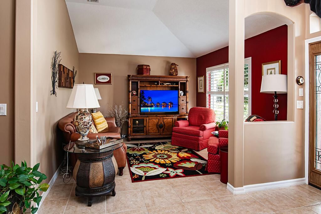 Entrance Flex room