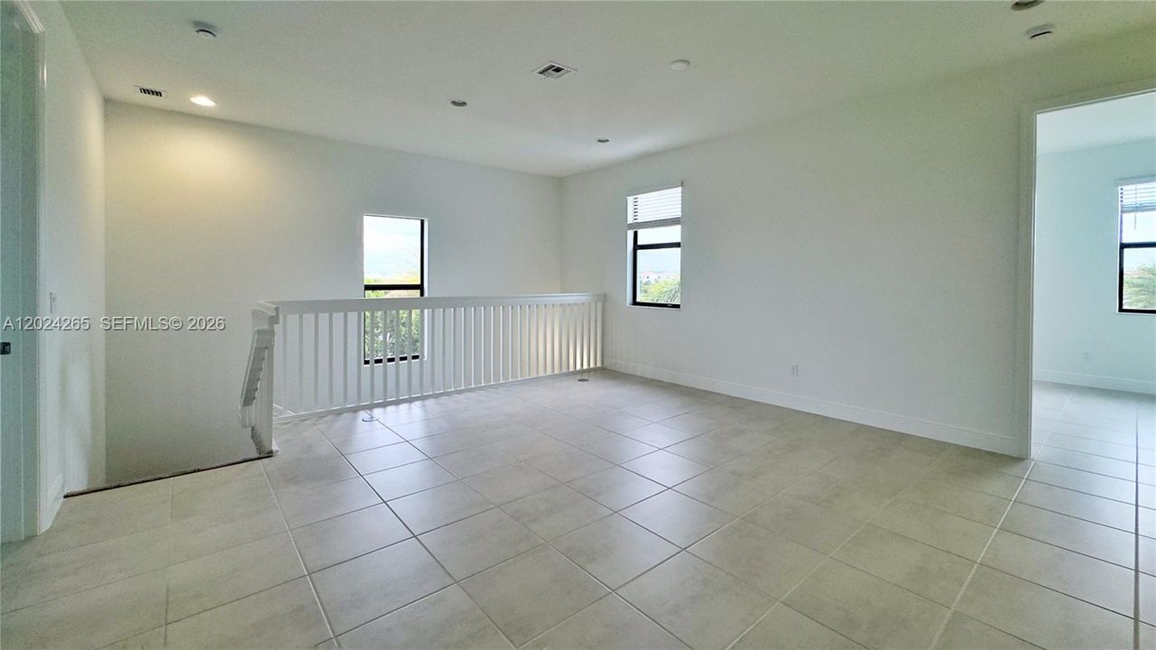 В аренду: $4,000 (4 спален, 2 ванн, 0 Квадратных фут)