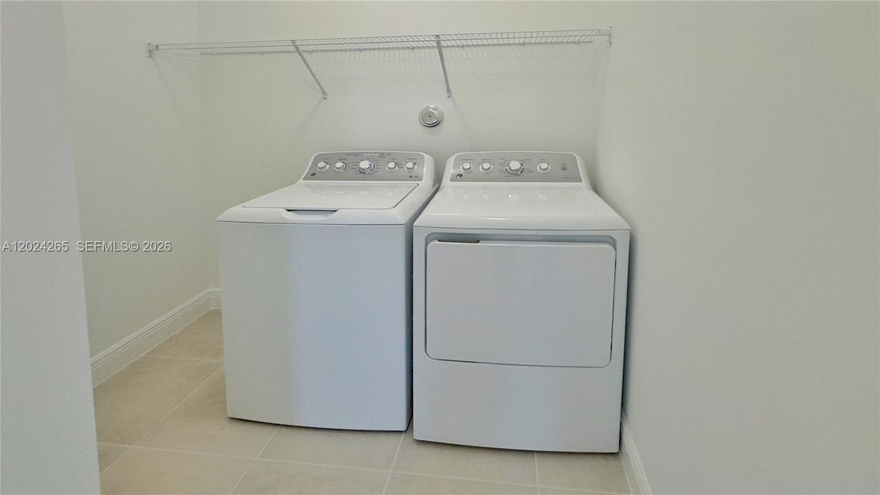 В аренду: $4,000 (4 спален, 2 ванн, 0 Квадратных фут)