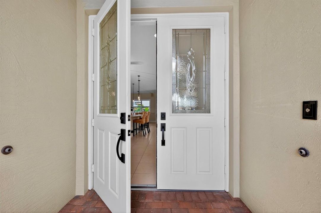 5523 0 118Ext Front entry