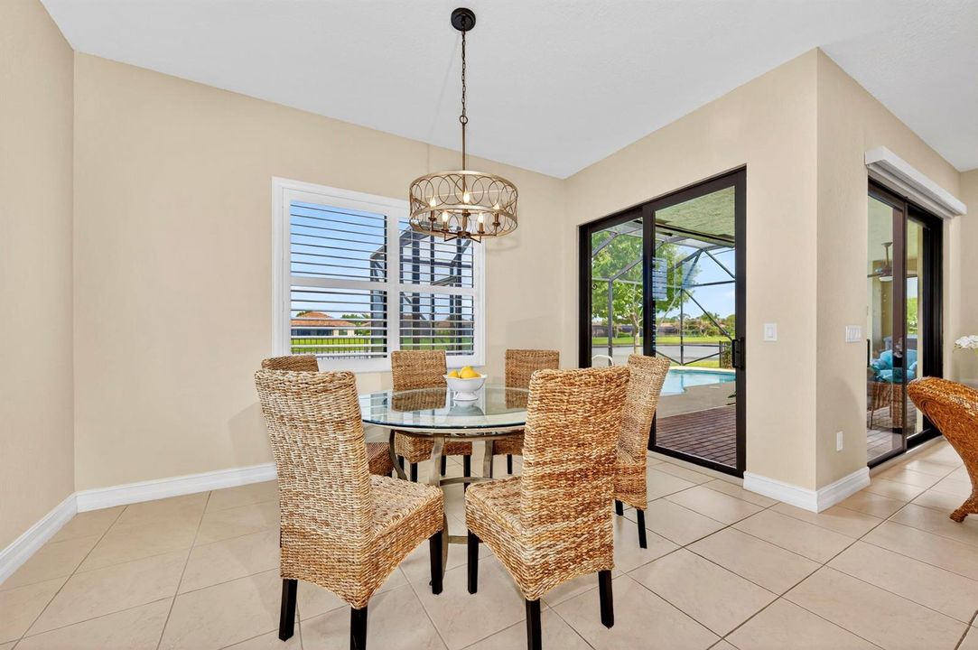 5523 153a Dining