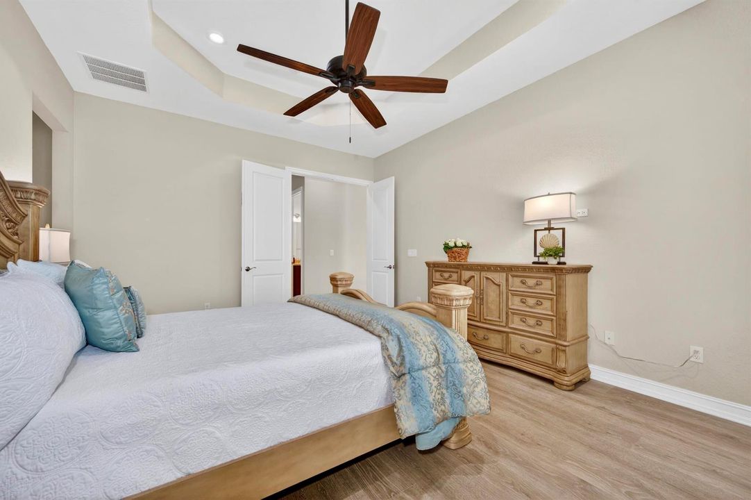 5523 302 MBedroom Suite