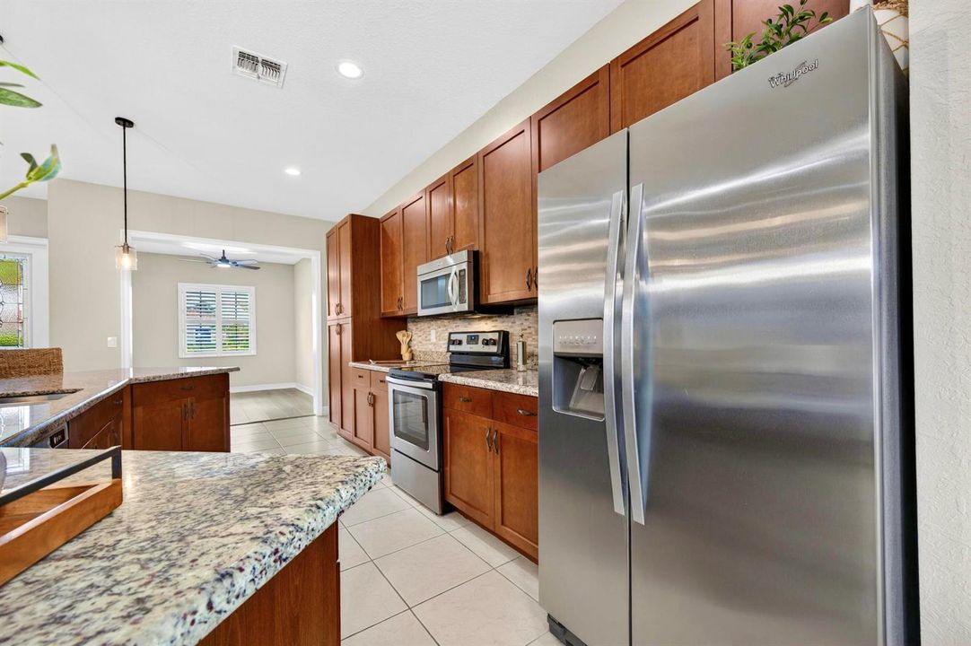 5523 203 Kitchen
