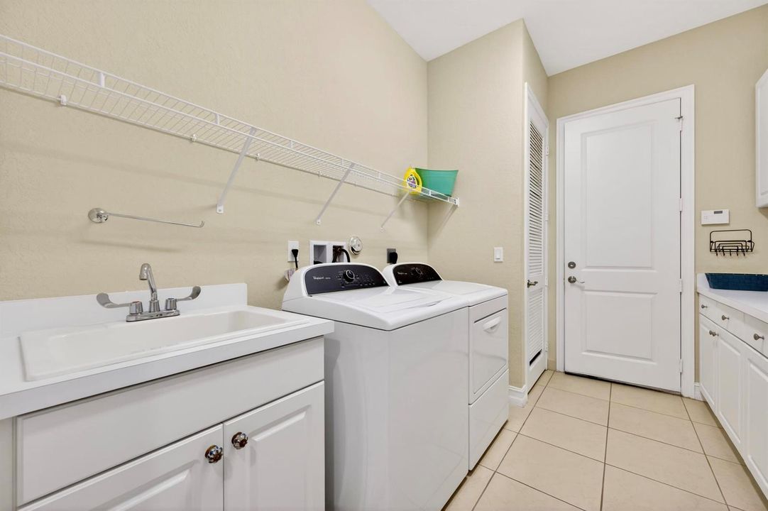 5523 409 LaundryRm