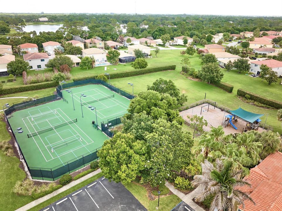 VEROLAGO Comm Amenities Tennis 1
