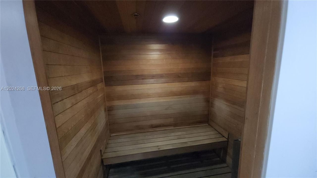 На продажу: $545,000 (2 спален, 2 ванн, 970 Квадратных фут)