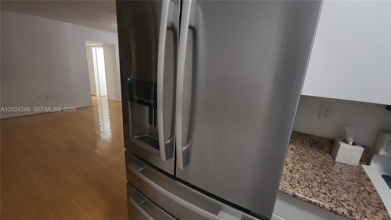 На продажу: $545,000 (2 спален, 2 ванн, 970 Квадратных фут)
