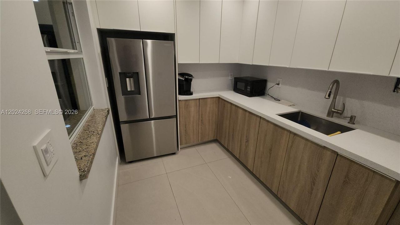 На продажу: $545,000 (2 спален, 2 ванн, 970 Квадратных фут)