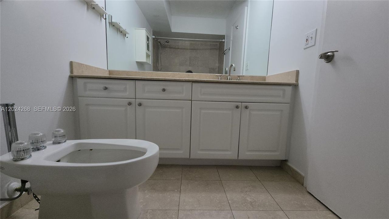 На продажу: $545,000 (2 спален, 2 ванн, 970 Квадратных фут)