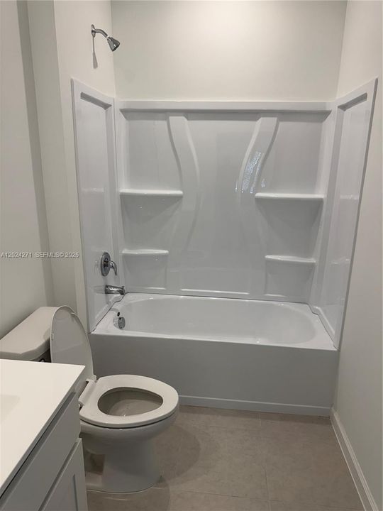 For Rent: $2,900 (6 beds, 3 baths, 2586 Square Feet)
