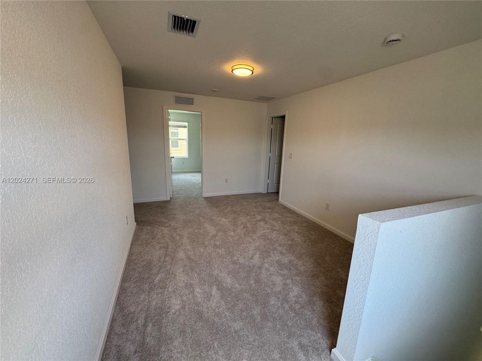 For Rent: $2,900 (6 beds, 3 baths, 2586 Square Feet)