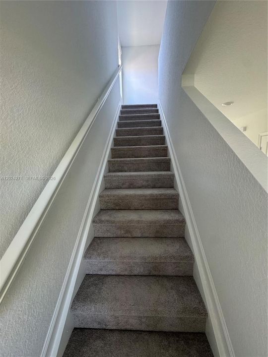 For Rent: $2,900 (6 beds, 3 baths, 2586 Square Feet)