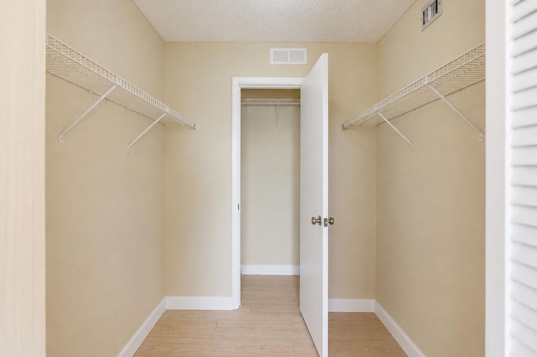 Walk in Closet