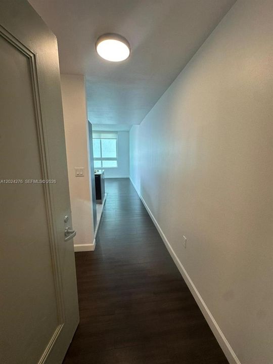 В аренду: $2,900 (1 спален, 1 ванн, 651 Квадратных фут)