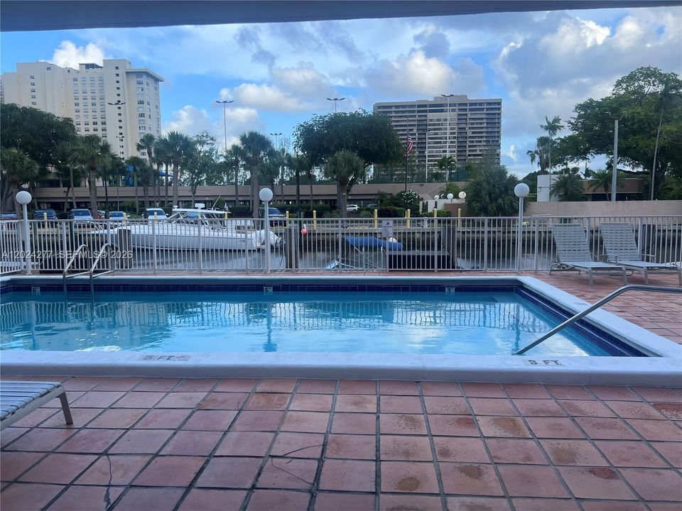 En Venta: $220,000 (1 camas, 2 baños, 710 Pies cuadrados)