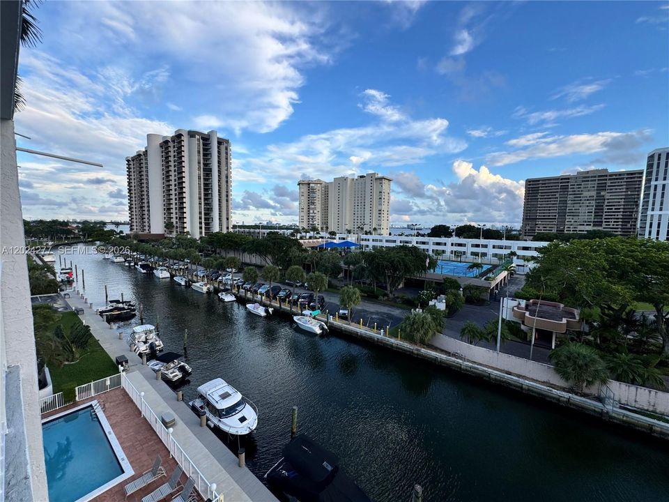En Venta: $220,000 (1 camas, 2 baños, 710 Pies cuadrados)
