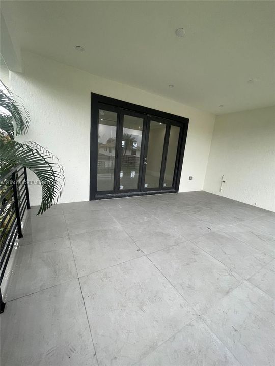 For Sale: $1,300,000 (4 beds, 4 baths, 3900 Square Feet)