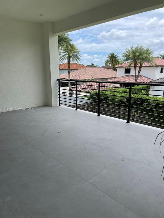 For Sale: $1,300,000 (4 beds, 4 baths, 3900 Square Feet)