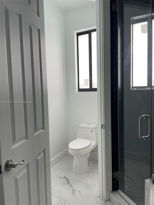 For Sale: $1,300,000 (4 beds, 4 baths, 3900 Square Feet)