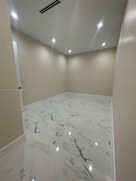For Sale: $1,300,000 (4 beds, 4 baths, 3900 Square Feet)