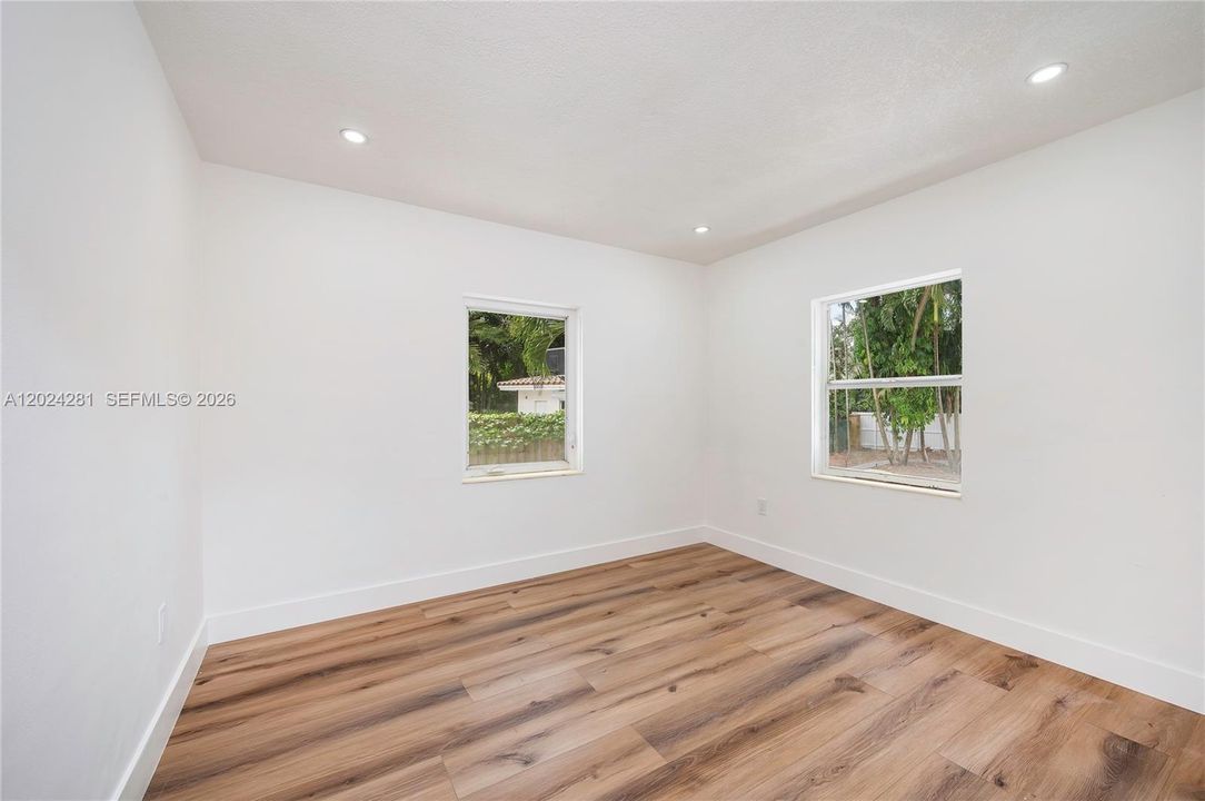 For Sale: $899,000 (3 beds, 2 baths, 1540 Square Feet)